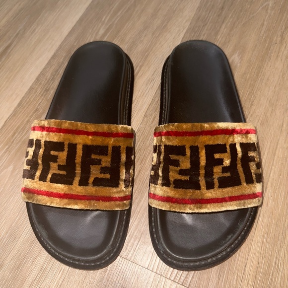 FENDI VELVET SLIDES - Picture 2 of 7